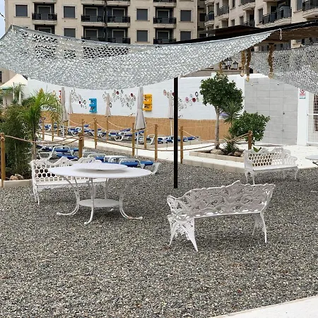 Snug In With Solarium Fuengirola